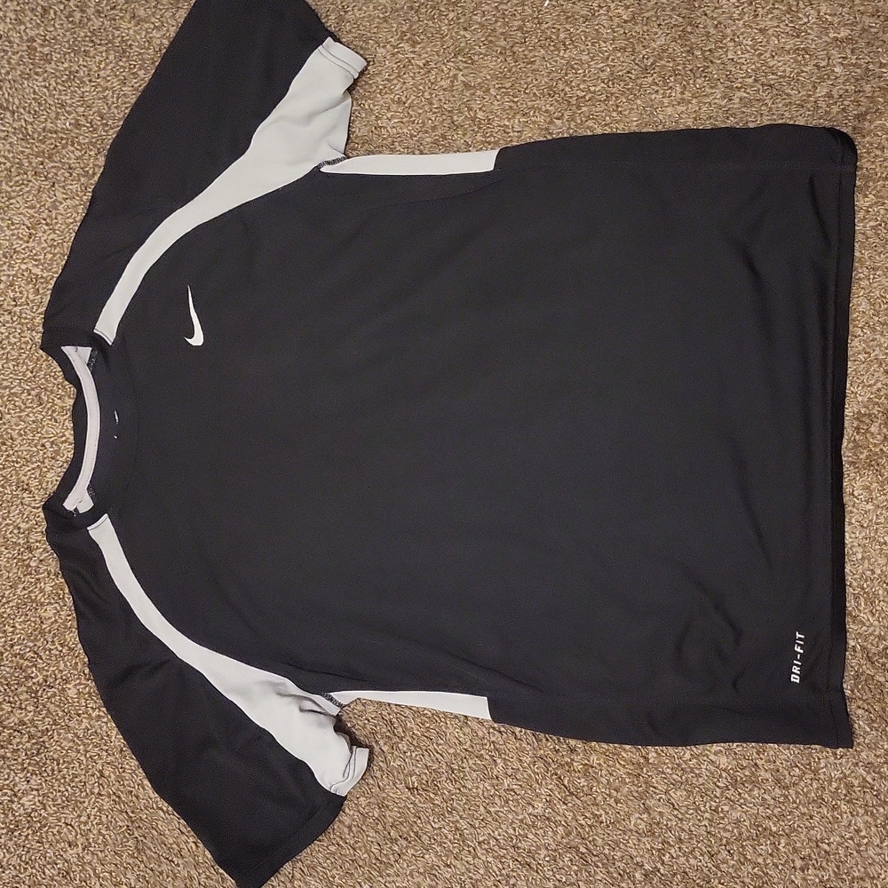 Nike DriFit Big boys M TShirt